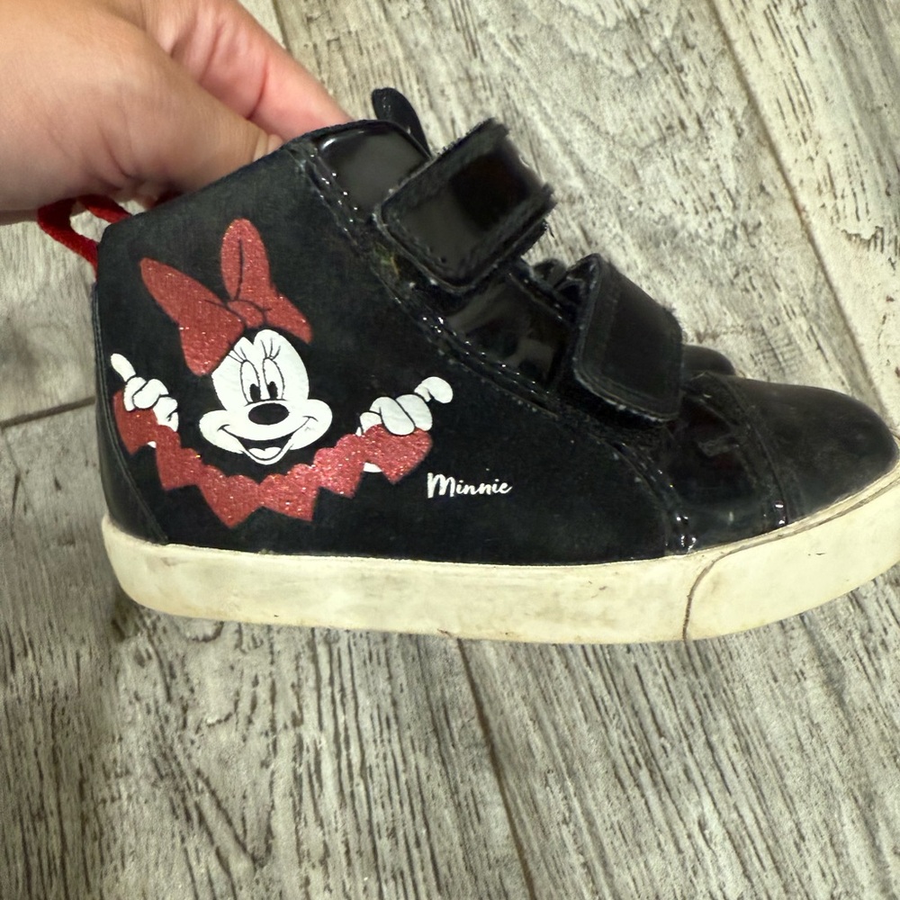 Geox Minnie Mouse Black Red Kids Shoes size 6.5